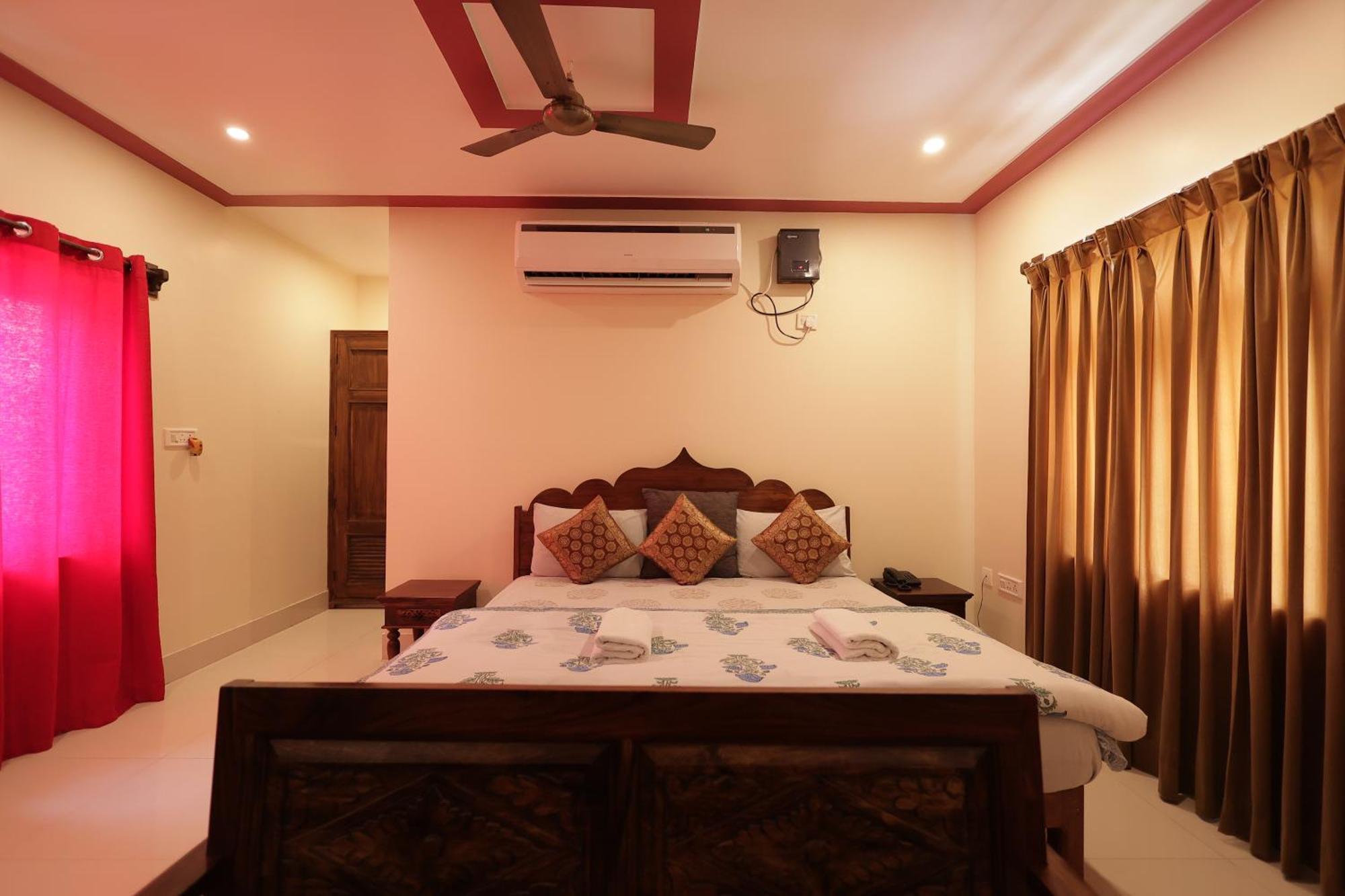 Mvt Guesthouse & Restaurant Vrindavan Luaran gambar