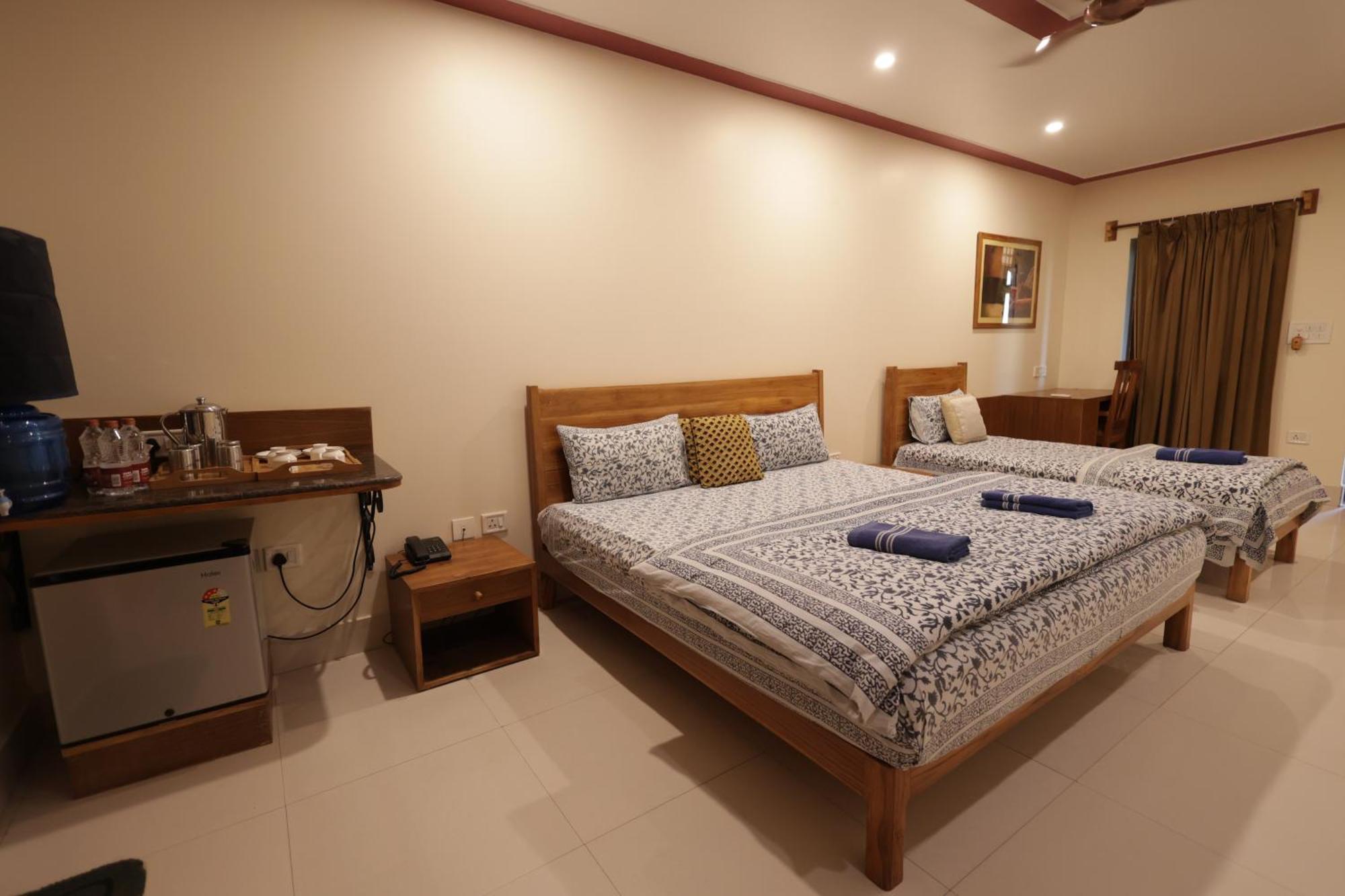 Mvt Guesthouse & Restaurant Vrindavan Luaran gambar