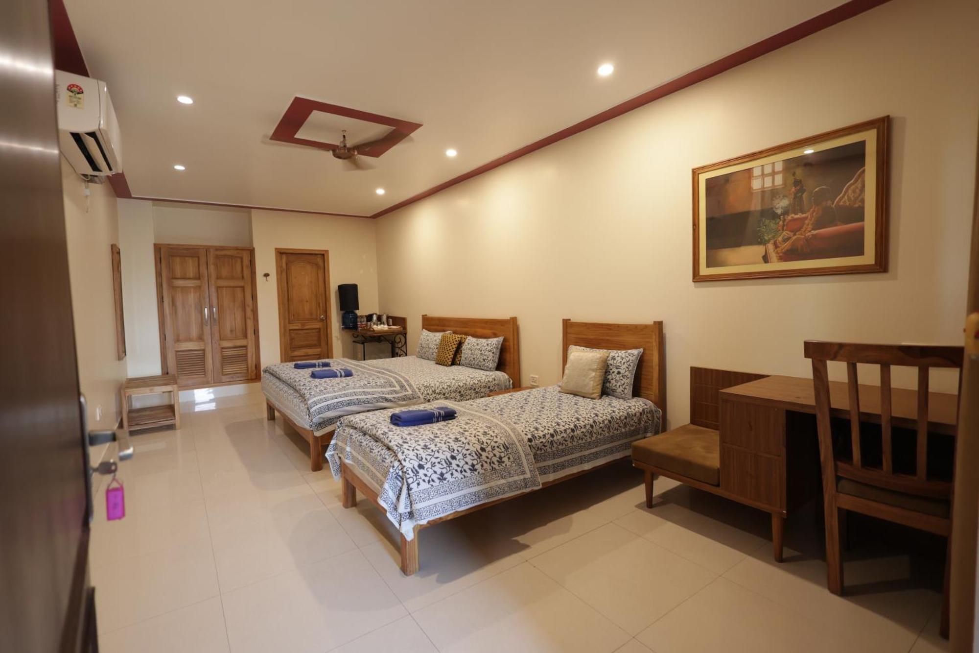 Mvt Guesthouse & Restaurant Vrindavan Luaran gambar