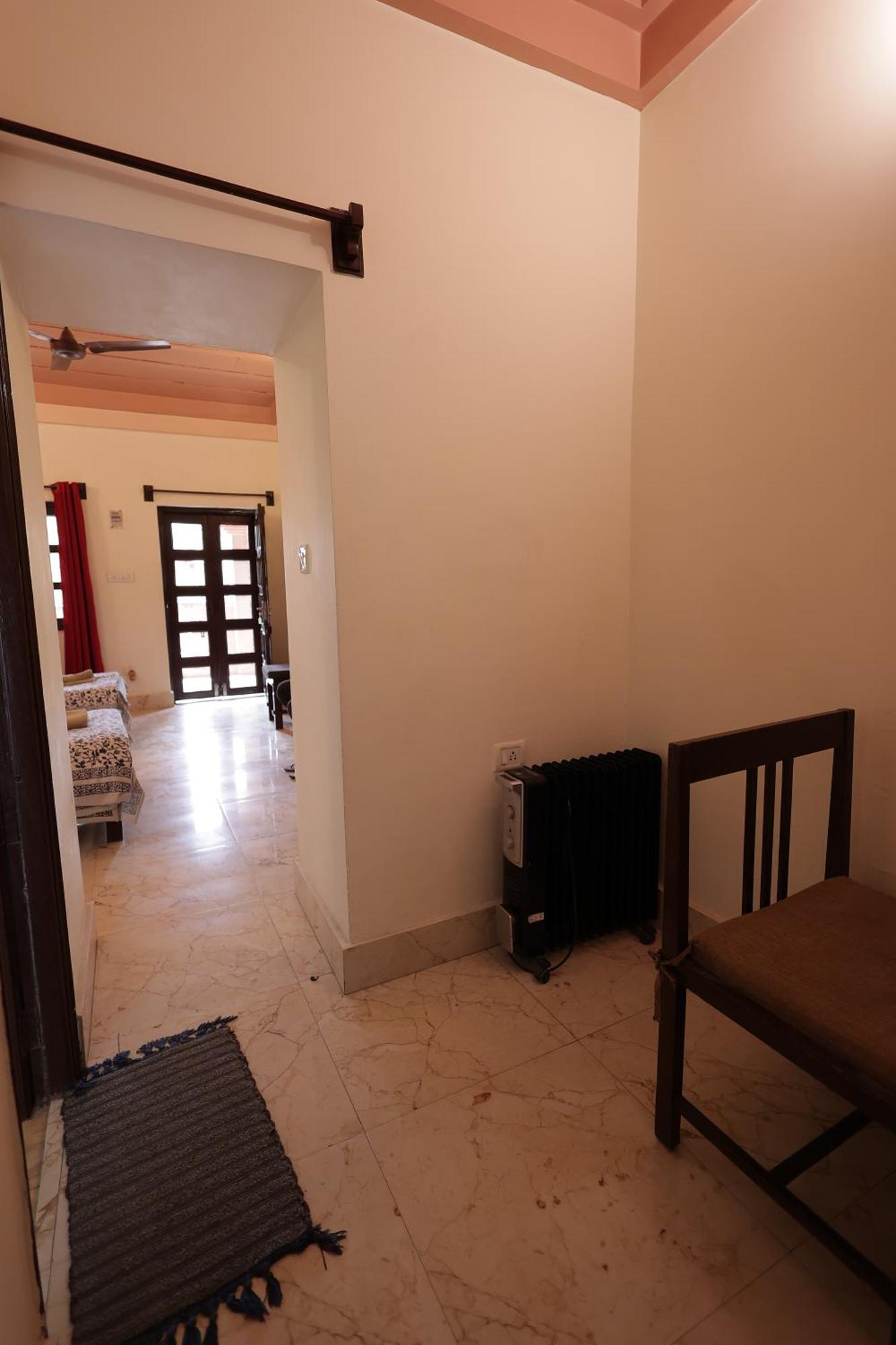 Mvt Guesthouse & Restaurant Vrindavan Luaran gambar