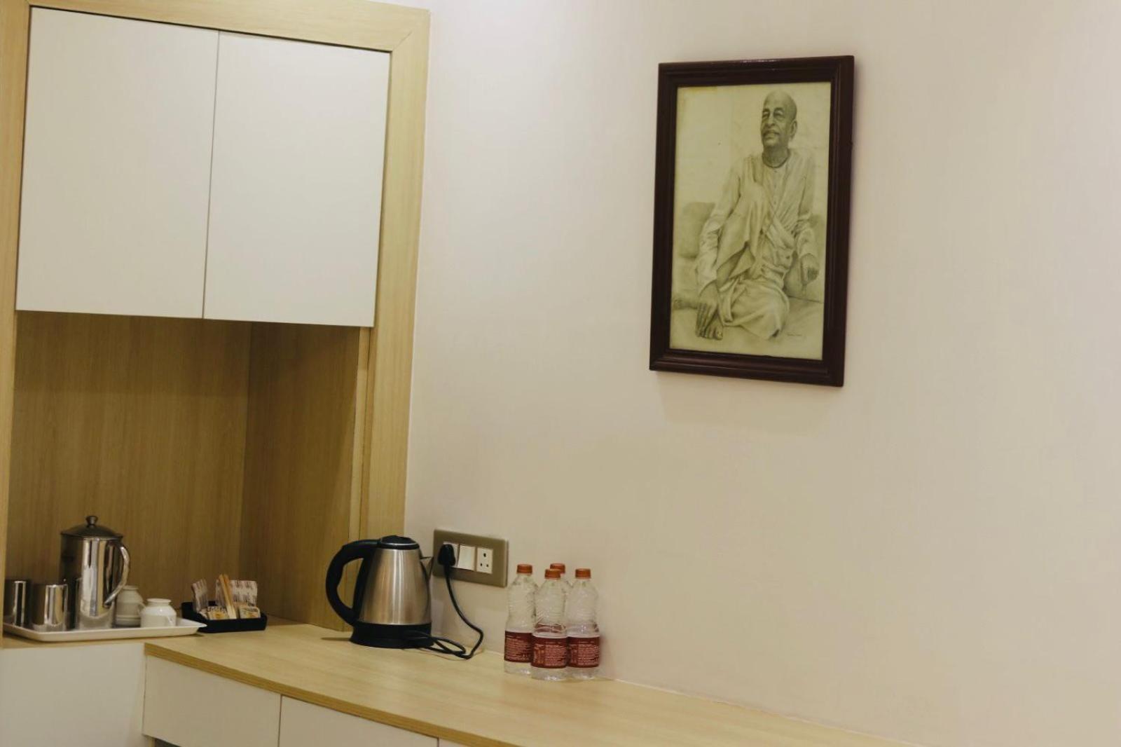 Mvt Guesthouse & Restaurant Vrindavan Luaran gambar