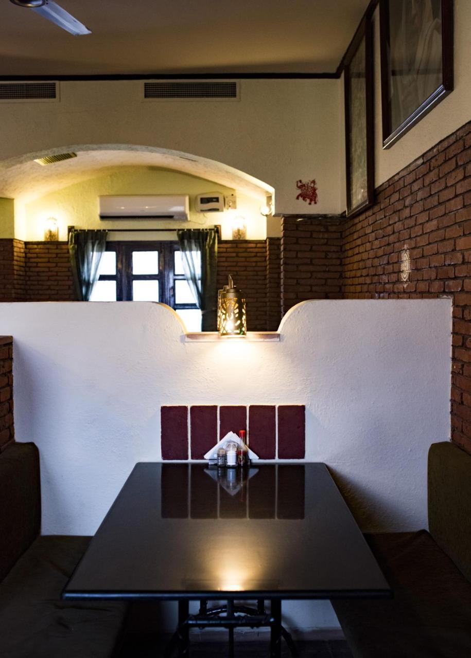 Mvt Guesthouse & Restaurant Vrindavan Luaran gambar