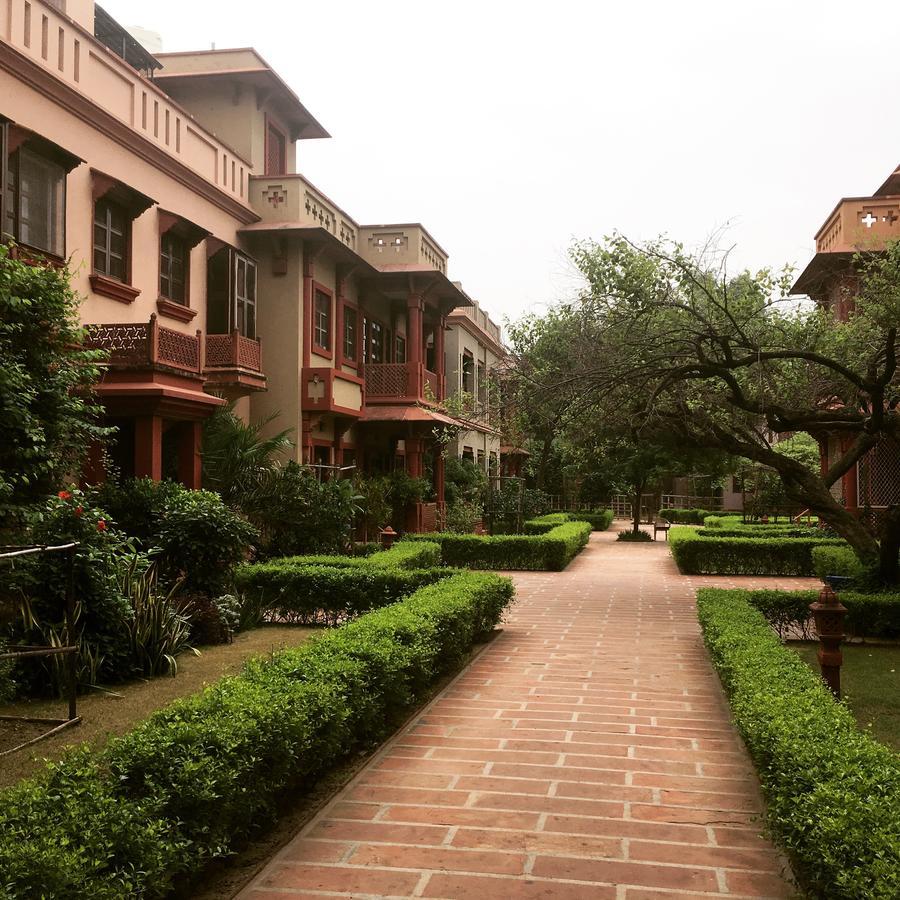 Mvt Guesthouse & Restaurant Vrindavan Luaran gambar