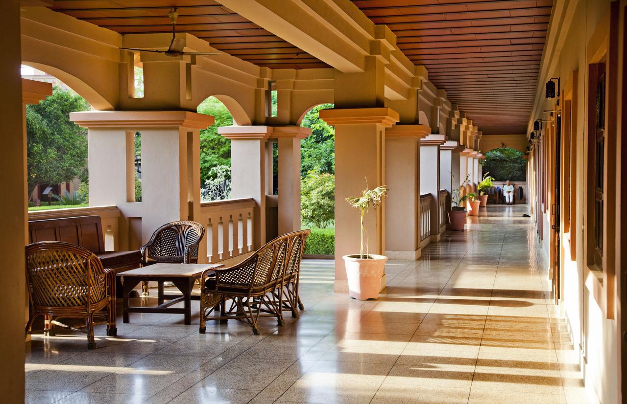 Mvt Guesthouse & Restaurant Vrindavan Luaran gambar