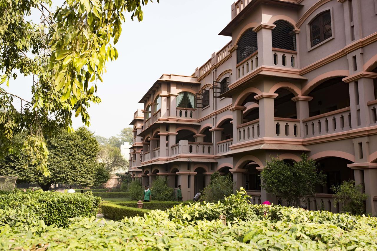 Mvt Guesthouse & Restaurant Vrindavan Luaran gambar