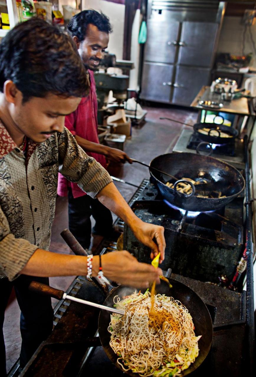 Mvt Guesthouse & Restaurant Vrindavan Luaran gambar