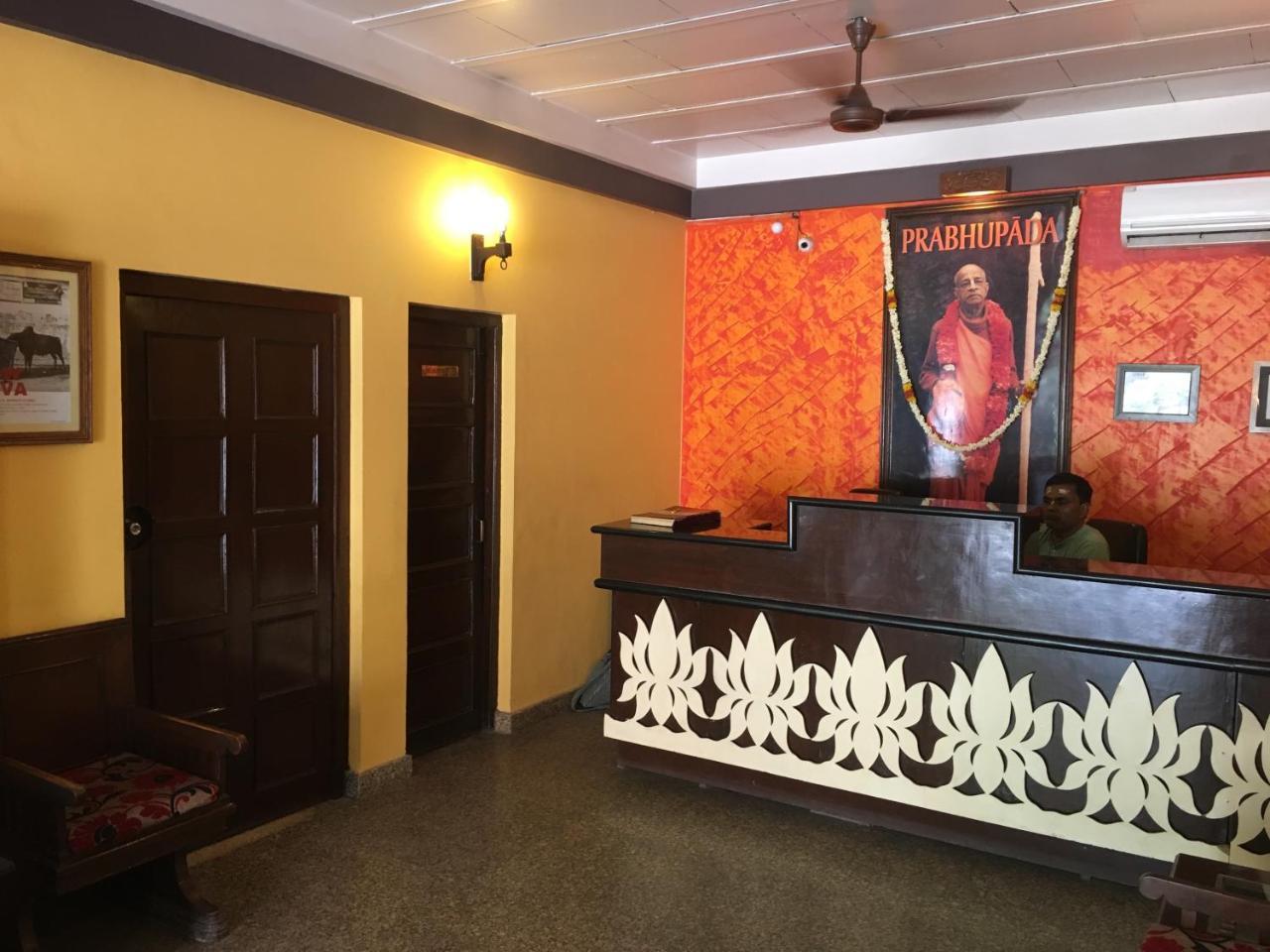 Mvt Guesthouse & Restaurant Vrindavan Luaran gambar