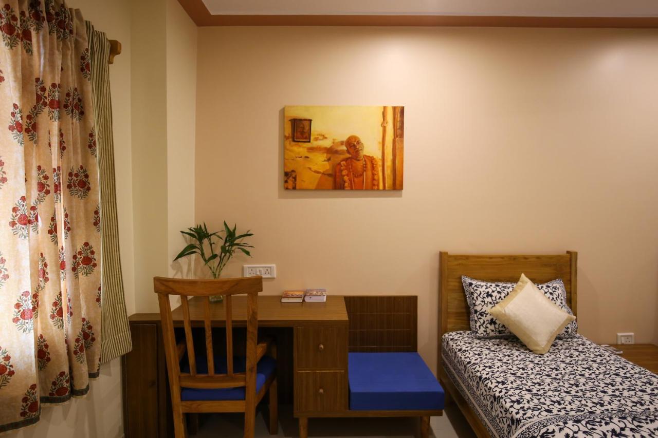Mvt Guesthouse & Restaurant Vrindavan Luaran gambar
